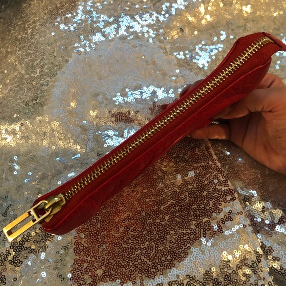 Tory Burch red makeup bag - Picture 2 of 3
